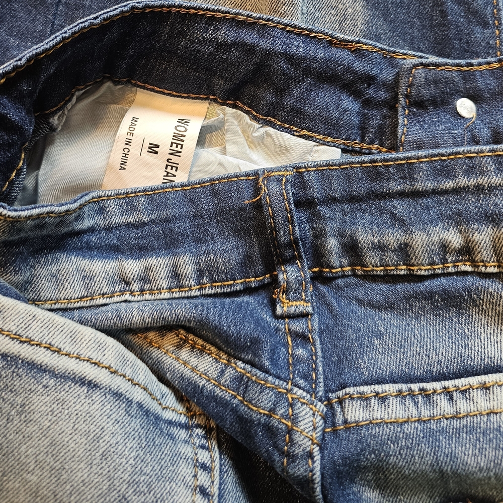 SHEIN Distressed Blue Jeans - Picture 3 of 4